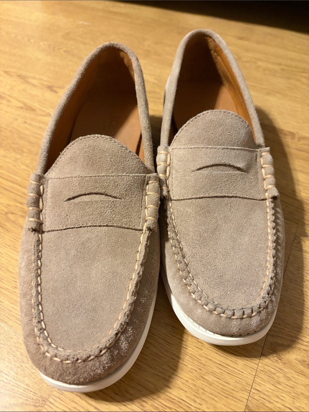 J. Crew Men's Geunine leather Suede Penny Loafers in Taupe Beigea like new !!